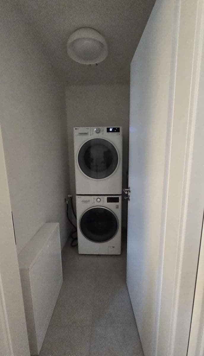 Pronájem domu 111 m², pozemek 322 m², Bezejmenná, Úholičky, Středočeský kraj Pronájem domu 111 m², pozemek 322 m², Bezejmenná, Úholičky, Středočeský kraj