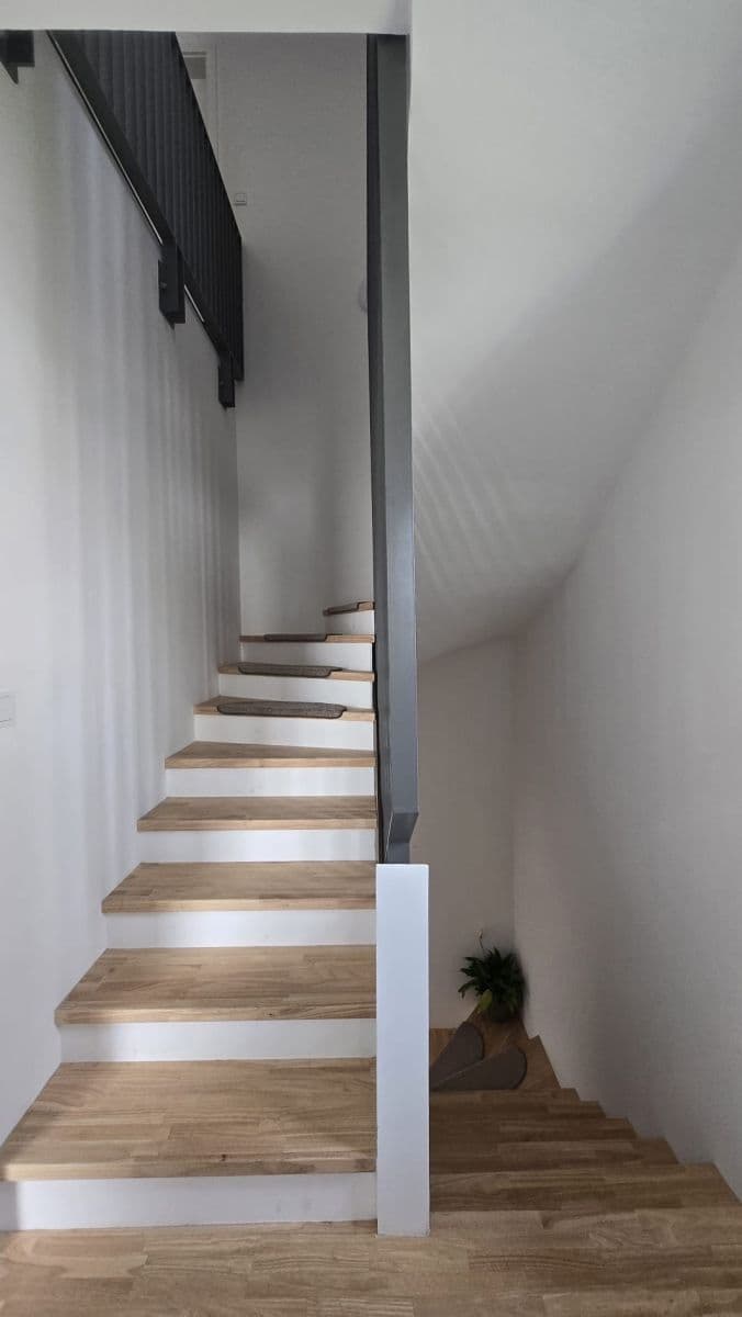 Pronájem domu 111 m², pozemek 322 m², Bezejmenná, Úholičky, Středočeský kraj Pronájem domu 111 m², pozemek 322 m², Bezejmenná, Úholičky, Středočeský kraj