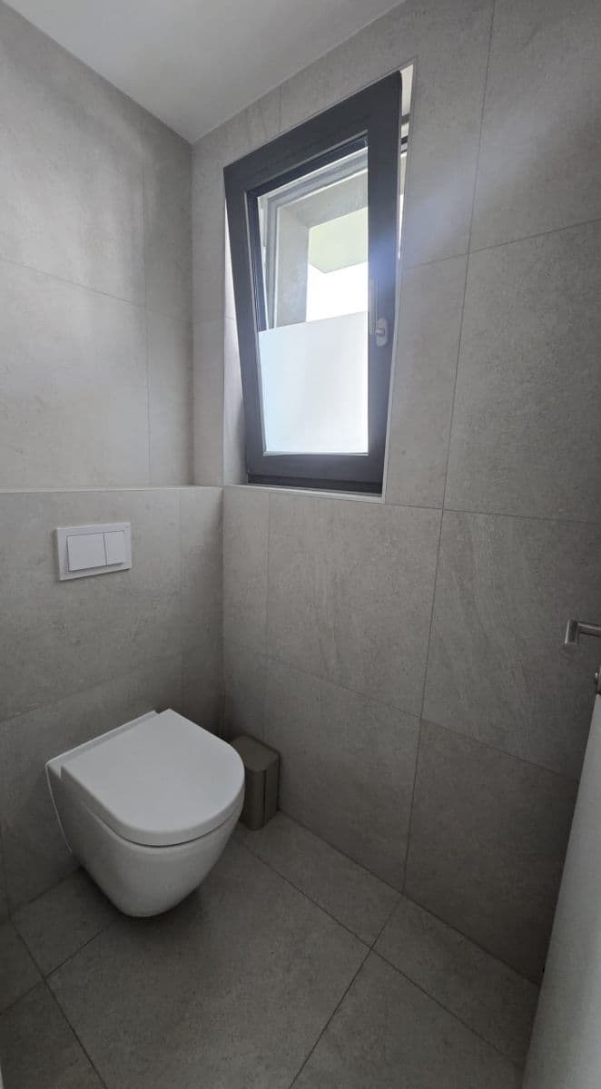 Pronájem domu 111 m², pozemek 322 m², Bezejmenná, Úholičky, Středočeský kraj Pronájem domu 111 m², pozemek 322 m², Bezejmenná, Úholičky, Středočeský kraj
