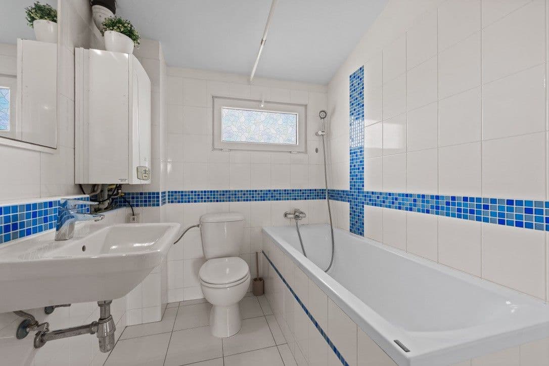Pronájem domu 90 m², pozemek 96 m², Krátká, Nupaky, Středočeský kraj Pronájem domu 90 m², pozemek 96 m², Krátká, Nupaky, Středočeský kraj