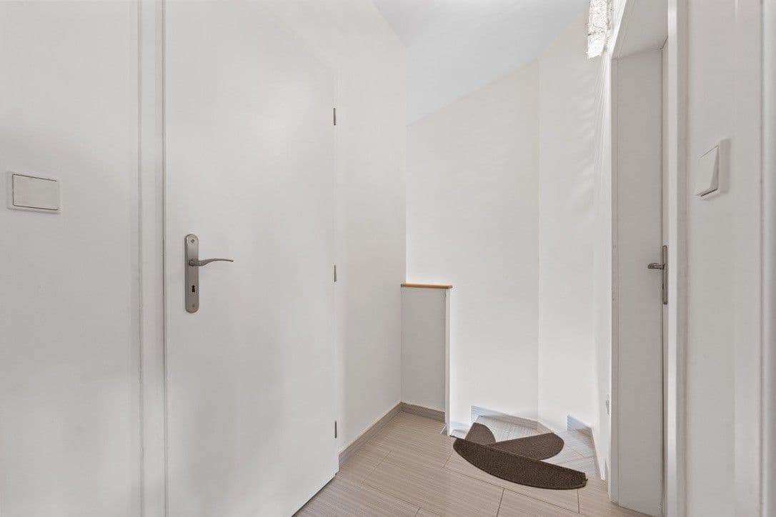 Pronájem domu 90 m², pozemek 96 m², Krátká, Nupaky, Středočeský kraj Pronájem domu 90 m², pozemek 96 m², Krátká, Nupaky, Středočeský kraj