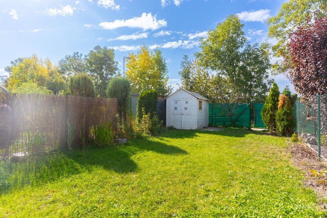 Pronájem domu 90 m², pozemek 96 m², Krátká, Nupaky, Středočeský kraj Pronájem domu 90 m², pozemek 96 m², Krátká, Nupaky, Středočeský kraj