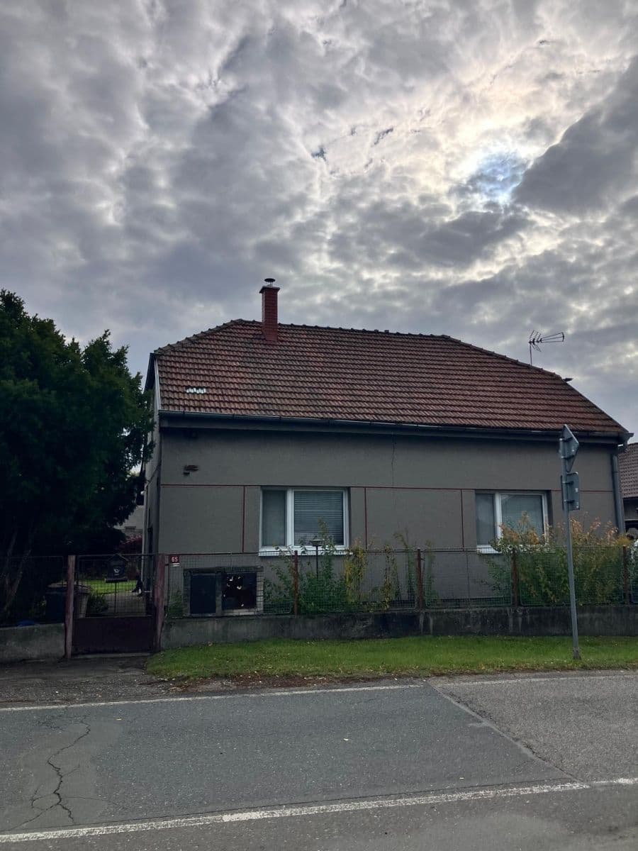 Prodej domu 196 m², pozemek 880 m², Sokolečská, Poděbrady, Středočeský kraj Prodej domu 196 m², pozemek 880 m², Sokolečská, Poděbrady, Středočeský kraj