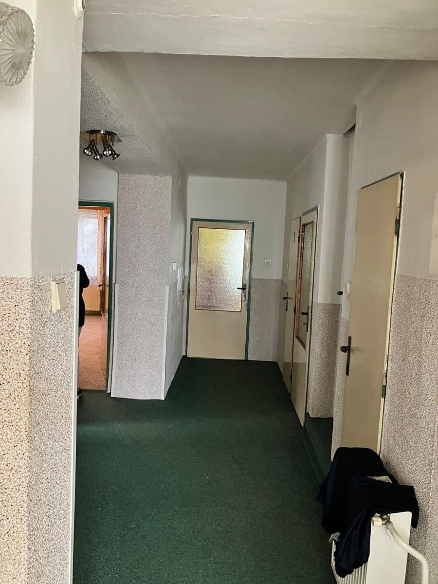 Prodej domu 196 m², pozemek 880 m², Sokolečská, Poděbrady, Středočeský kraj Prodej domu 196 m², pozemek 880 m², Sokolečská, Poděbrady, Středočeský kraj