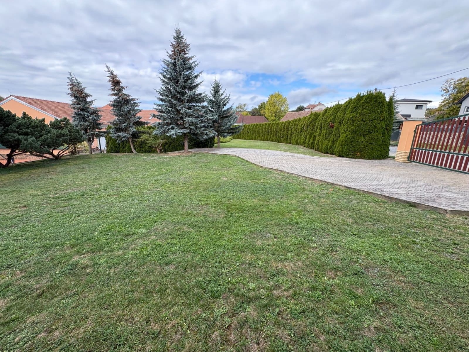Prodej pozemku 694 m², Veverské Knínice, Jihomoravský kraj Prodej pozemku 694 m², Veverské Knínice, Jihomoravský kraj
