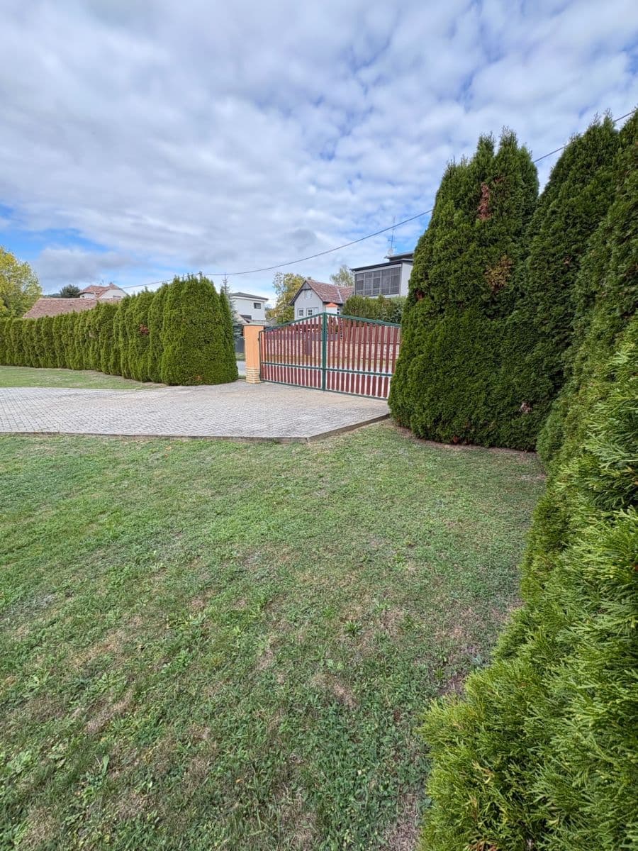 Prodej pozemku 694 m², Veverské Knínice, Jihomoravský kraj Prodej pozemku 694 m², Veverské Knínice, Jihomoravský kraj