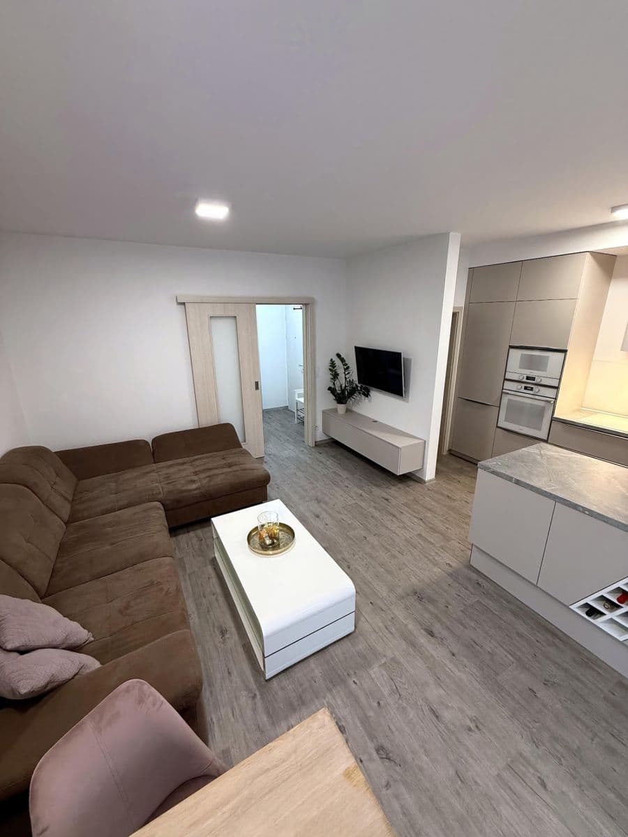 Prodej bytu 2+kk 50 m², Pekárenská, České Budějovice, Jihočeský kraj Prodej bytu 2+kk 50 m², Pekárenská, České Budějovice, Jihočeský kraj
