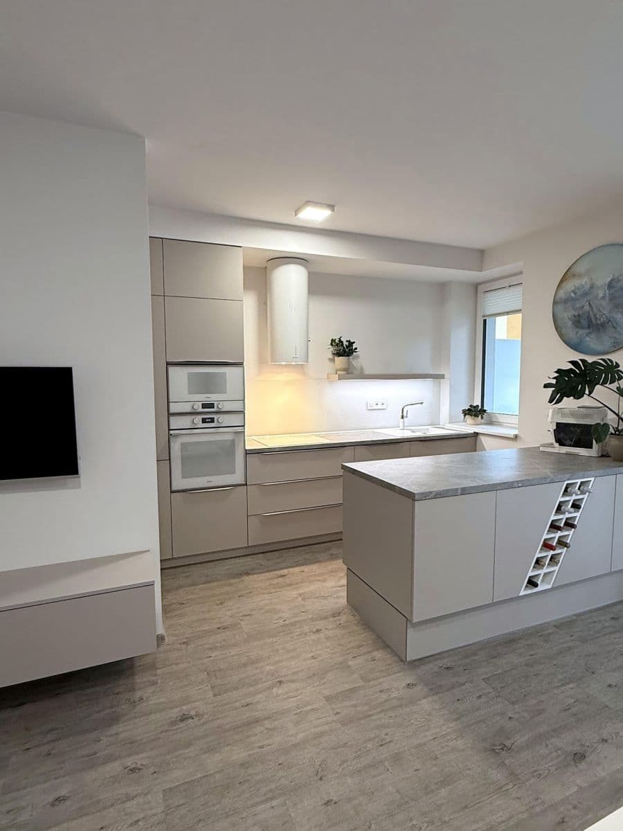 Prodej bytu 2+kk 50 m², Pekárenská, České Budějovice, Jihočeský kraj Prodej bytu 2+kk 50 m², Pekárenská, České Budějovice, Jihočeský kraj