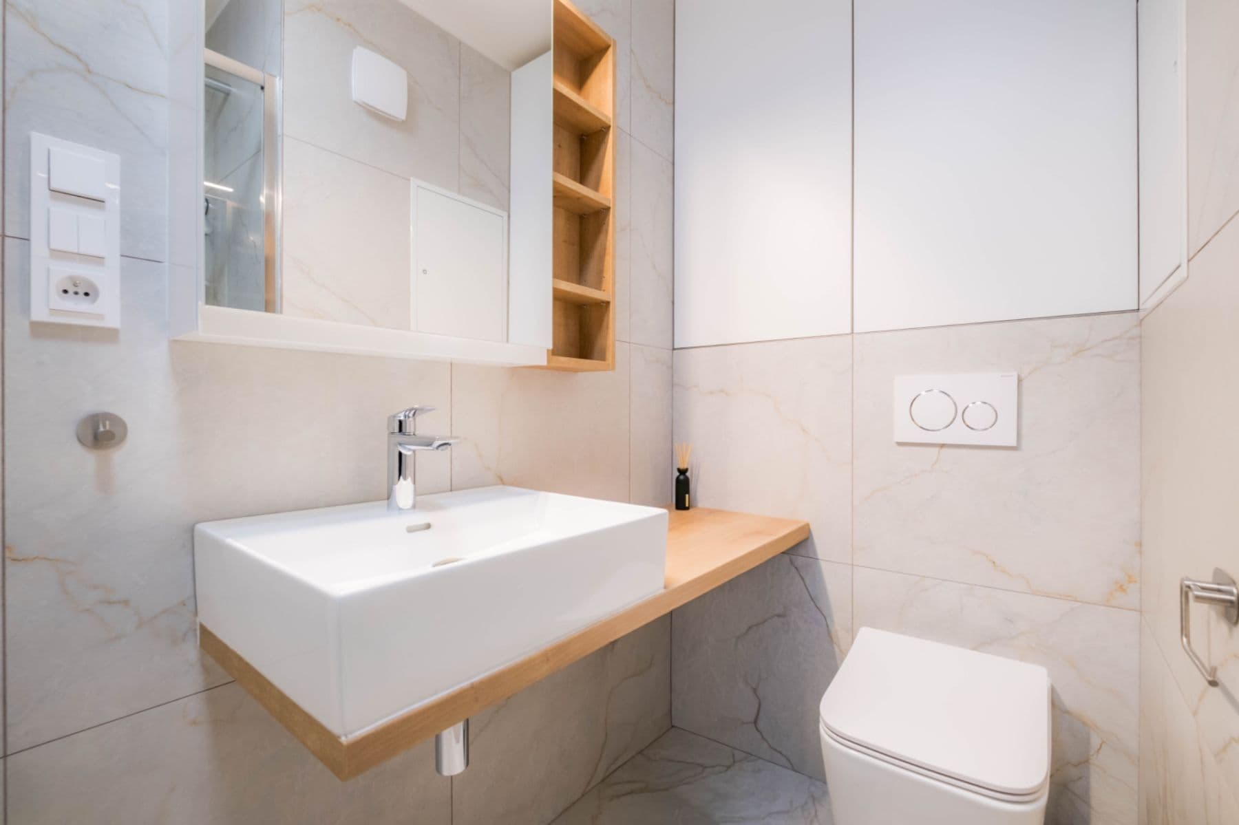Prodej bytu 2+kk 44 m², Veronské náměstí, Praha, Praha Prodej bytu 2+kk 44 m², Veronské náměstí, Praha, Praha