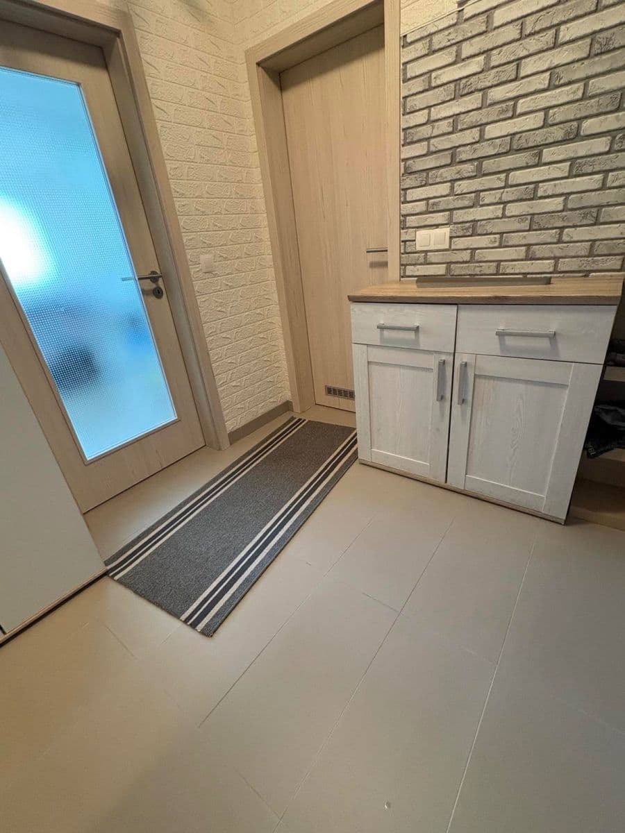 Prodej bytu 1+kk 43 m², Škrábkových, Praha, Praha Prodej bytu 1+kk 43 m², Škrábkových, Praha, Praha