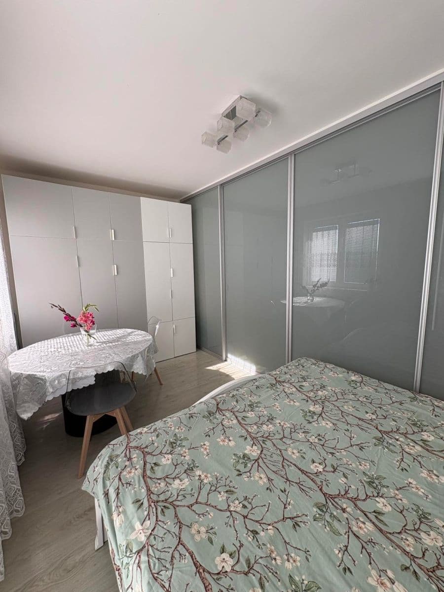 Prodej bytu 1+kk 43 m², Škrábkových, Praha, Praha Prodej bytu 1+kk 43 m², Škrábkových, Praha, Praha