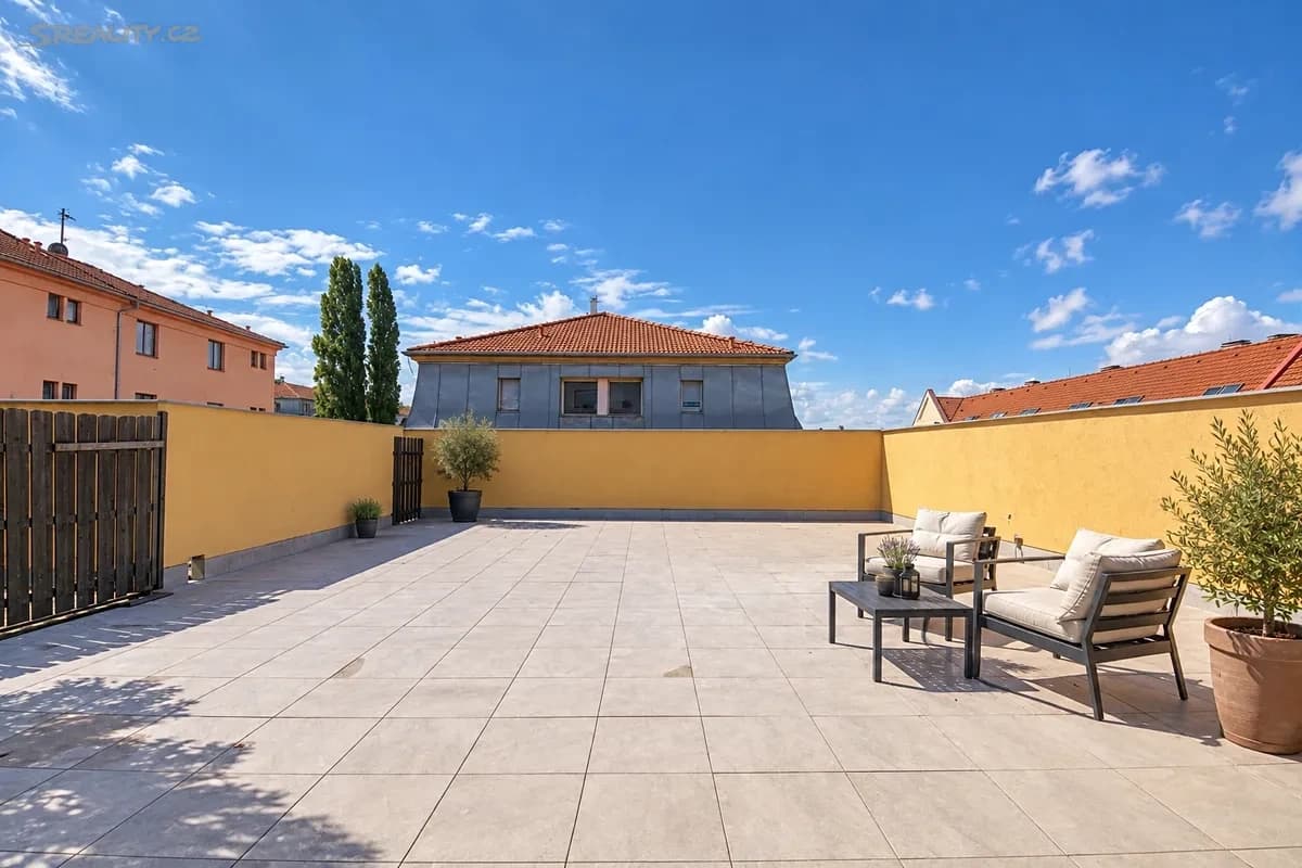 Prodej bytu 2+1 74 m², U Kloubových domů, Praha, Praha Prodej bytu 2+1 74 m², U Kloubových domů, Praha, Praha