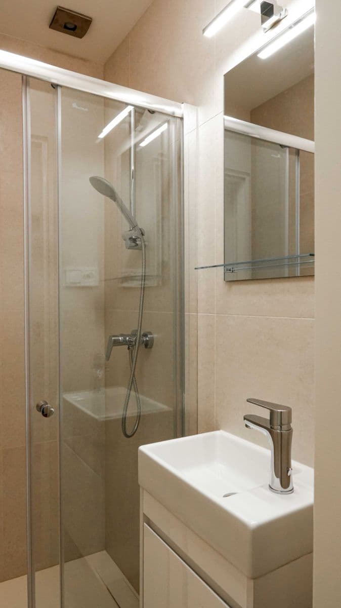 Pronájem bytu 1+kk 31 m², V Podluží, Praha, Praha Pronájem bytu 1+kk 31 m², V Podluží, Praha, Praha