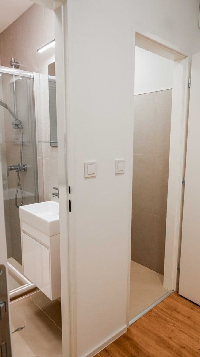 Pronájem bytu 1+kk 31 m², V Podluží, Praha, Praha Pronájem bytu 1+kk 31 m², V Podluží, Praha, Praha