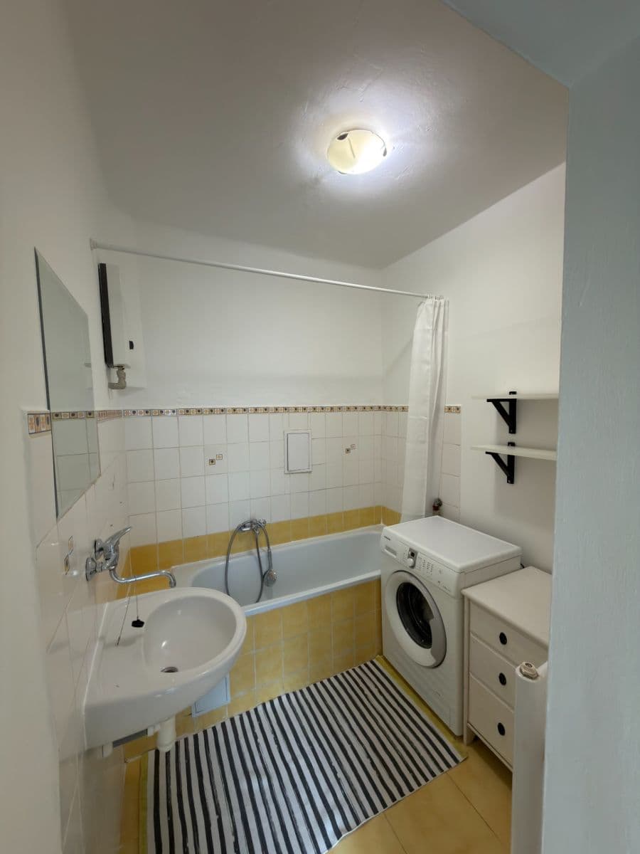 Pronájem bytu 2+kk 51 m², U Městských domů, Ústí nad Labem, Ústecký kraj Pronájem bytu 2+kk 51 m², U Městských domů, Ústí nad Labem, Ústecký kraj