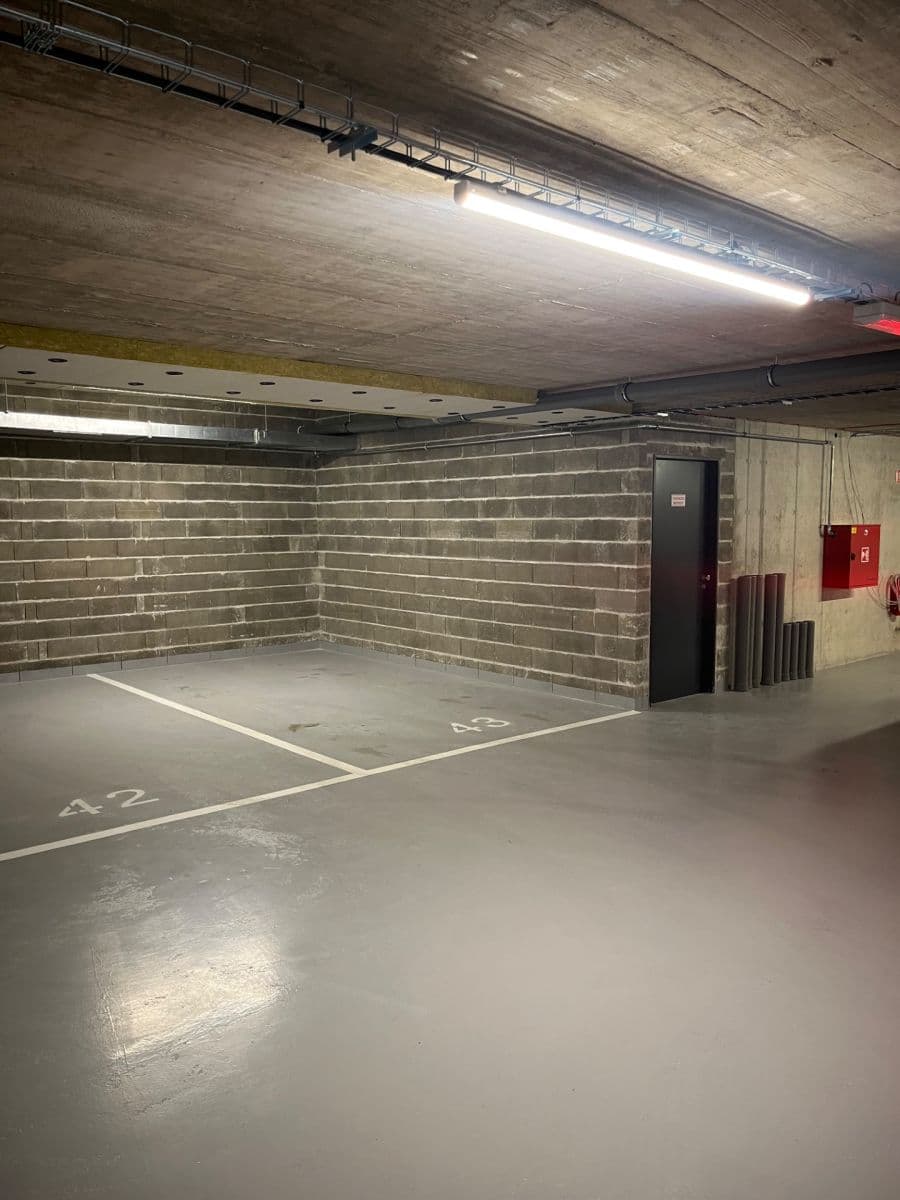 Pronájem garáže 12 m², Praha, Praha Pronájem garáže 12 m², Praha, Praha