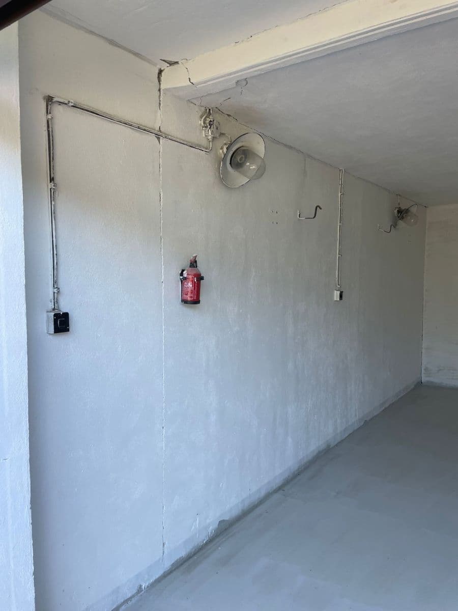 Pronájem garáže 18 m², K Rovinám, Praha, Praha Pronájem garáže 18 m², K Rovinám, Praha, Praha