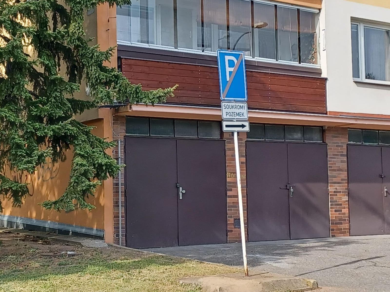 Pronájem garáže 18 m², K Rovinám, Praha, Praha Pronájem garáže 18 m², K Rovinám, Praha, Praha
