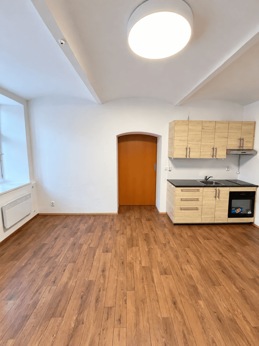 Pronájem bytu 2+kk 33 m², třída Kpt. Jaroše, Brno, Jihomoravský kraj Pronájem bytu 2+kk 33 m², třída Kpt. Jaroše, Brno, Jihomoravský kraj