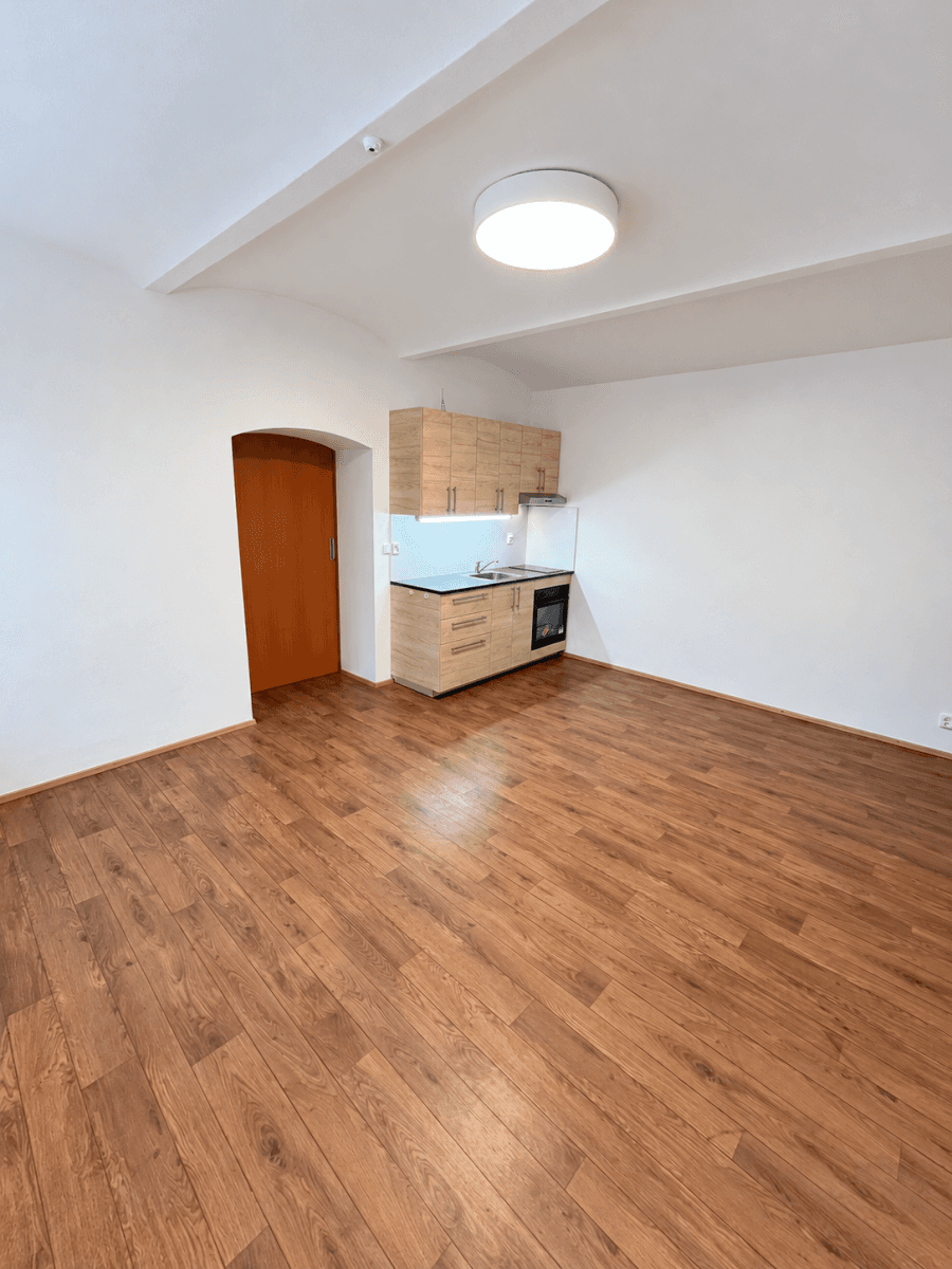 Pronájem bytu 2+kk 33 m², třída Kpt. Jaroše, Brno, Jihomoravský kraj Pronájem bytu 2+kk 33 m², třída Kpt. Jaroše, Brno, Jihomoravský kraj
