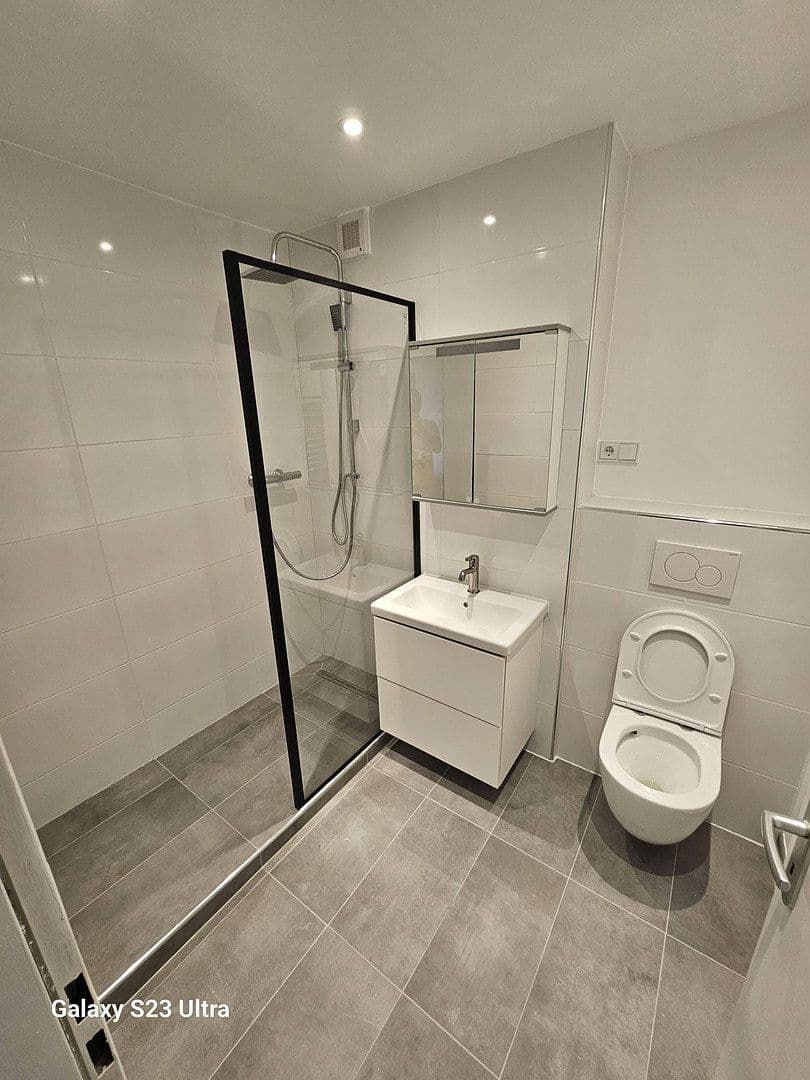Pronájem bytu 2+kk 80 m², Berliner Straße 3, Schwalbach am Taunus, Hessen Pronájem bytu 2+kk 80 m², Berliner Straße 3, Schwalbach am Taunus, Hessen