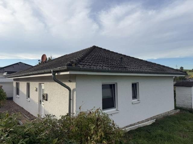 Prodej domu 97 m², pozemek 630 m², Am Dorfe 4, Uslar, Dolní Sasko Prodej domu 97 m², pozemek 630 m², Am Dorfe 4, Uslar, Dolní Sasko