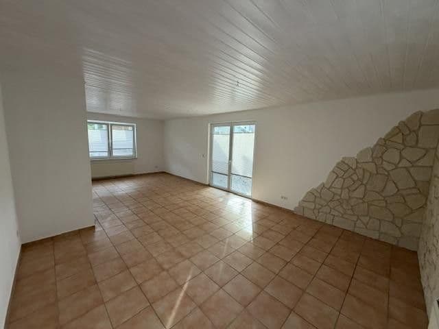 Prodej domu 97 m², pozemek 630 m², Am Dorfe 4, Uslar, Dolní Sasko Prodej domu 97 m², pozemek 630 m², Am Dorfe 4, Uslar, Dolní Sasko