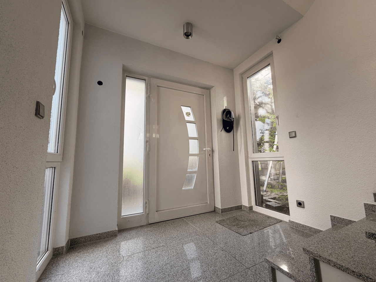 Prodej domu 156 m², pozemek 434 m², Uhingen, Bádensko-Württembersko Prodej domu 156 m², pozemek 434 m², Uhingen, Bádensko-Württembersko