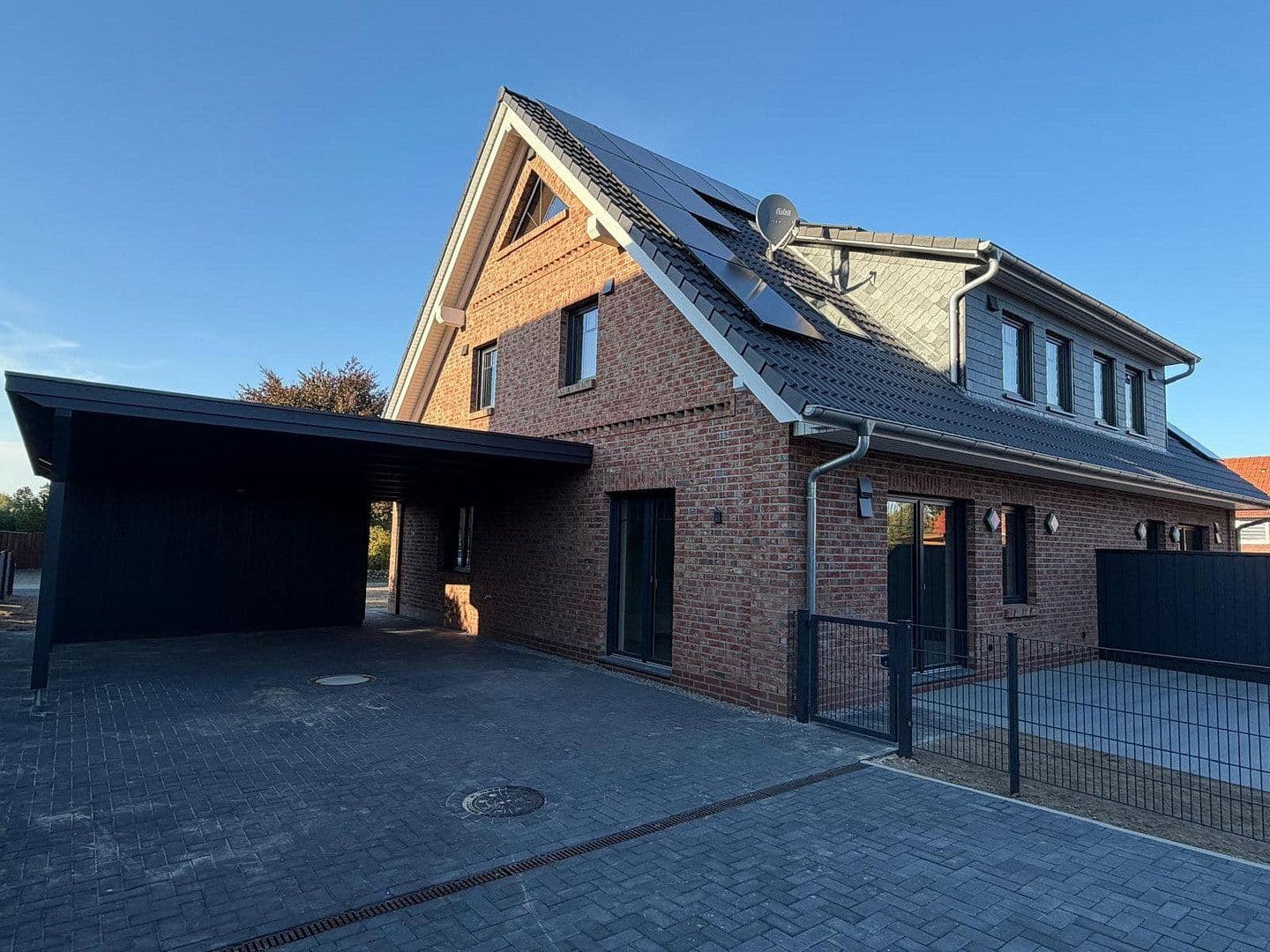 Prodej domu 126 m², pozemek 540 m², Unter den Linden 28 a + c, Stelle, Dolní Sasko Prodej domu 126 m², pozemek 540 m², Unter den Linden 28 a + c, Stelle, Dolní Sasko