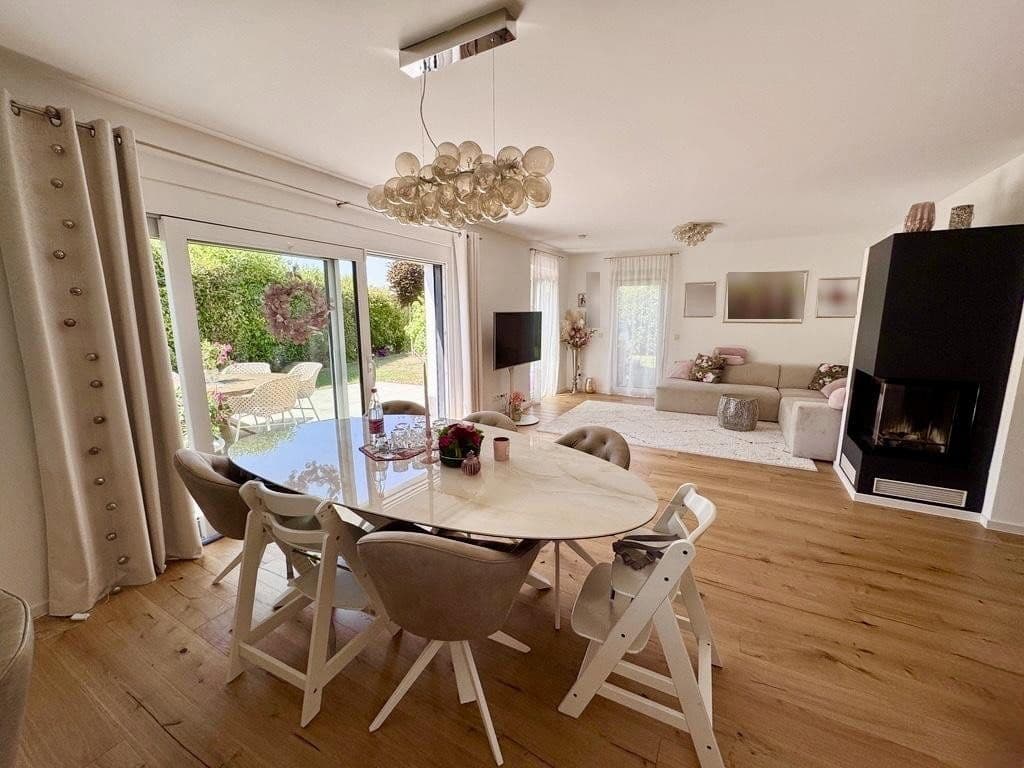 Prodej domu 158 m², pozemek 418 m², Nidderau, Hessen Prodej domu 158 m², pozemek 418 m², Nidderau, Hessen