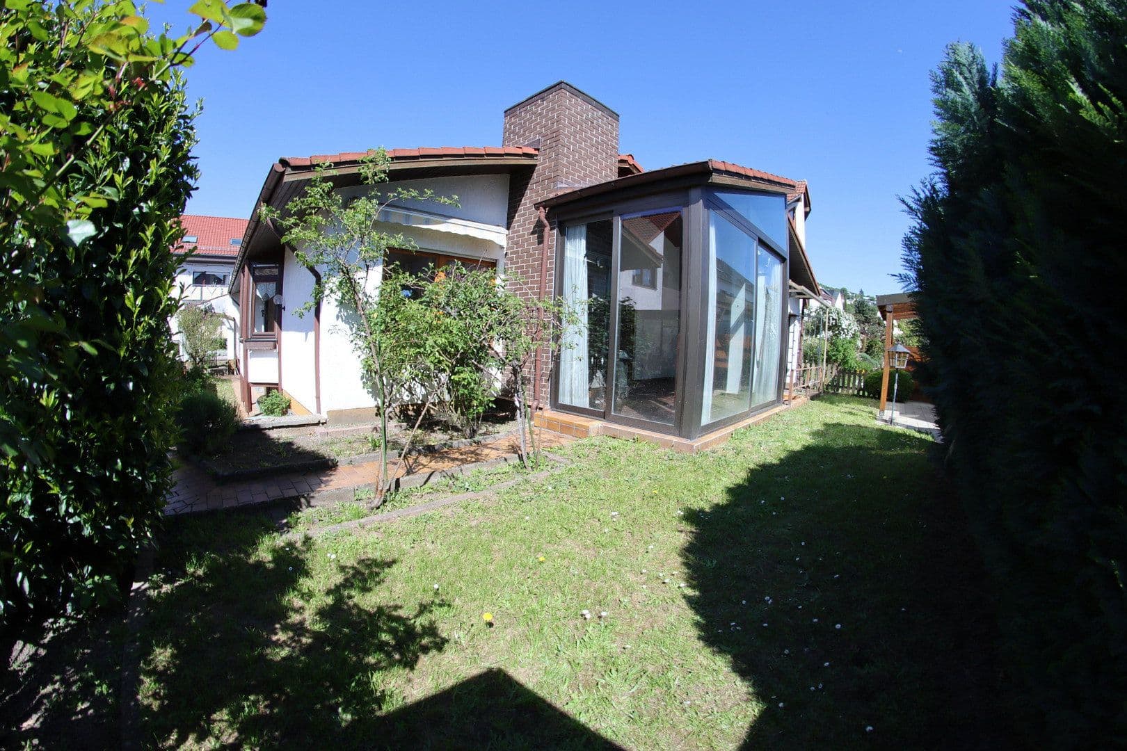 Prodej domu 100 m², pozemek 387 m², Schriesheim, Bádensko-Württembersko Prodej domu 100 m², pozemek 387 m², Schriesheim, Bádensko-Württembersko