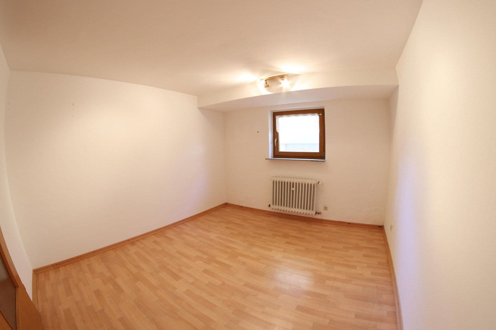 Prodej domu 100 m², pozemek 387 m², Schriesheim, Bádensko-Württembersko Prodej domu 100 m², pozemek 387 m², Schriesheim, Bádensko-Württembersko