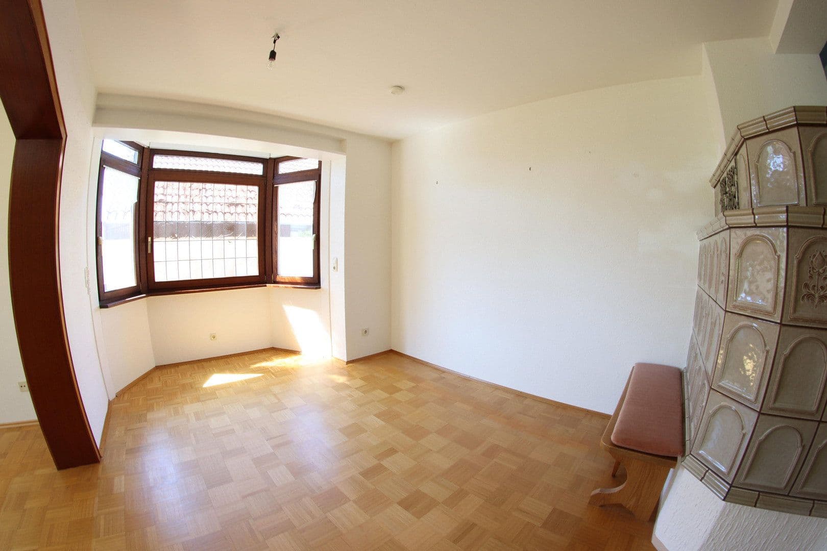 Prodej domu 100 m², pozemek 387 m², Schriesheim, Bádensko-Württembersko Prodej domu 100 m², pozemek 387 m², Schriesheim, Bádensko-Württembersko