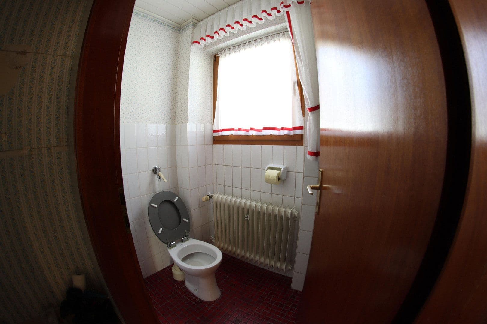 Prodej domu 100 m², pozemek 387 m², Schriesheim, Bádensko-Württembersko Prodej domu 100 m², pozemek 387 m², Schriesheim, Bádensko-Württembersko