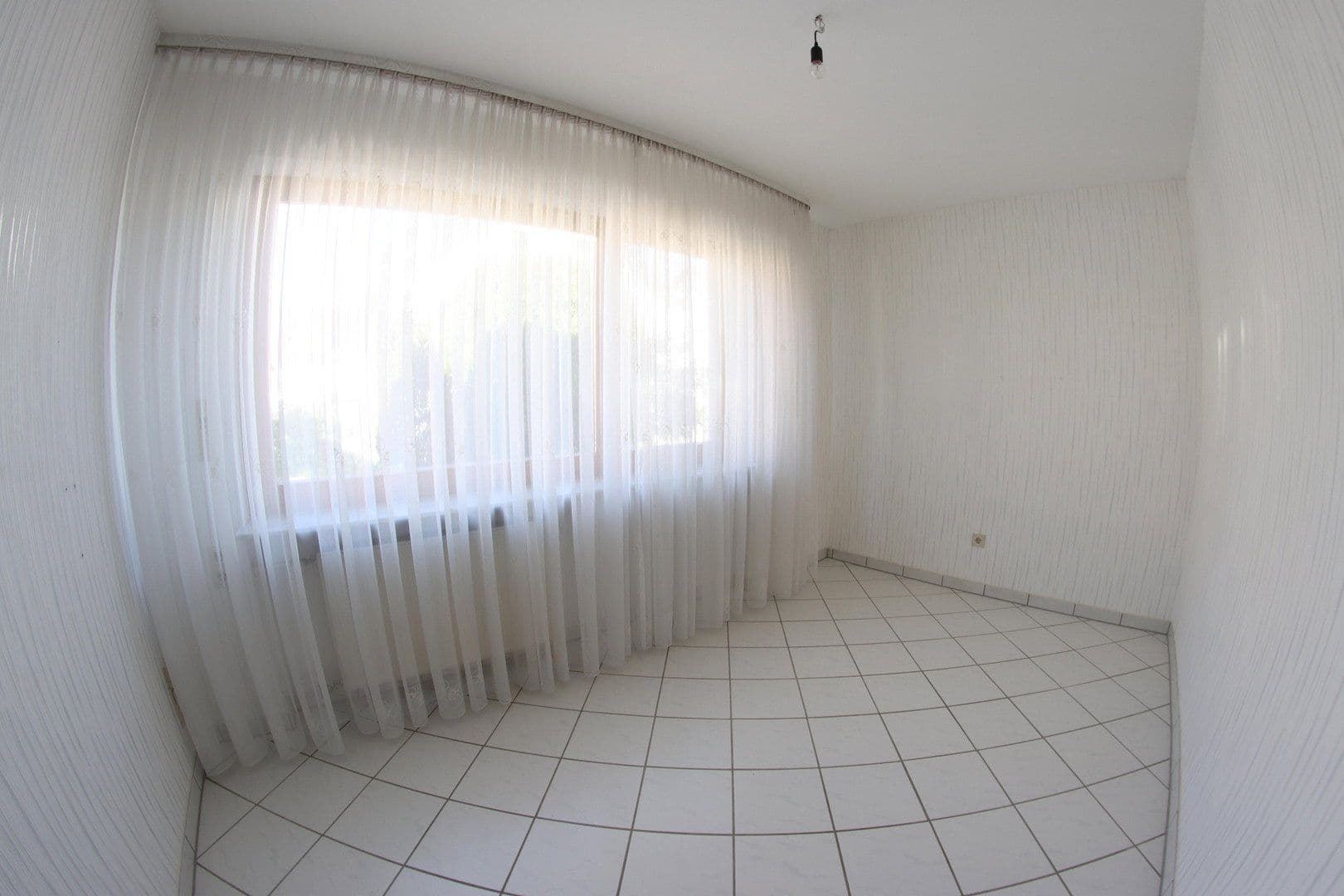 Prodej domu 100 m², pozemek 387 m², Schriesheim, Bádensko-Württembersko Prodej domu 100 m², pozemek 387 m², Schriesheim, Bádensko-Württembersko