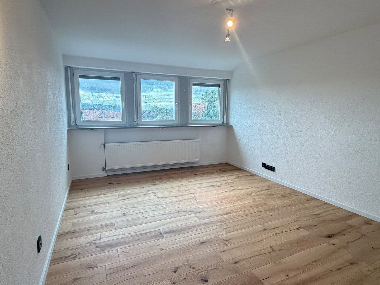 Prodej bytu 3+1 60 m², Schlichtener Straße 94, Schorndorf, Bádensko-Württembersko Prodej bytu 3+1 60 m², Schlichtener Straße 94, Schorndorf, Bádensko-Württembersko