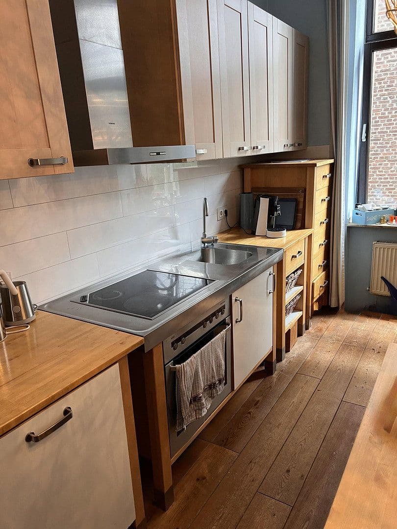 Prodej bytu 2+1 73 m², Köln, Severní Porýní-Vestfálsko Prodej bytu 2+1 73 m², Köln, Severní Porýní-Vestfálsko