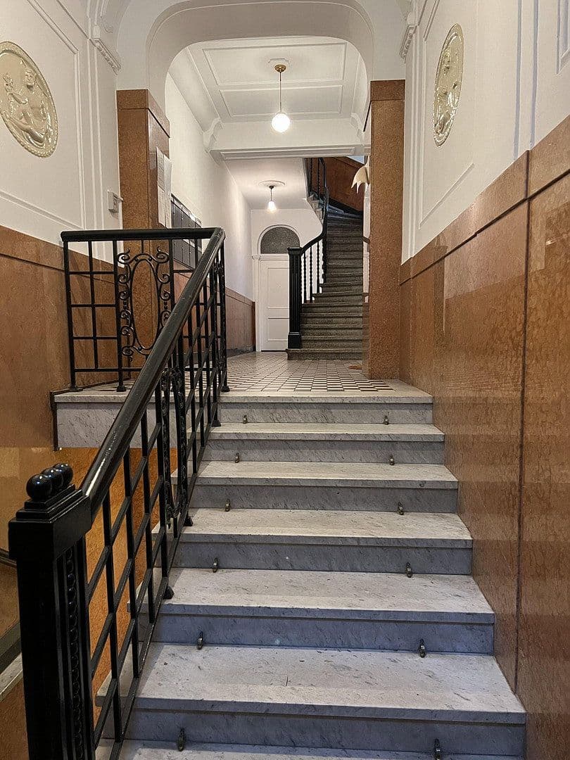 Prodej bytu 4+1 108 m², Köln, Severní Porýní-Vestfálsko Prodej bytu 4+1 108 m², Köln, Severní Porýní-Vestfálsko