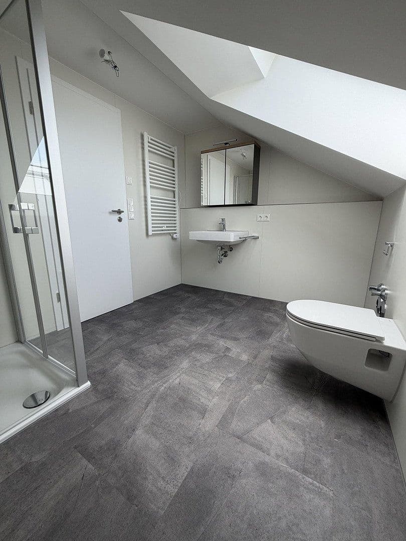 Pronájem bytu 3+1 91 m², Augsburger Straße 16, Wertingen, Bavorsko Pronájem bytu 3+1 91 m², Augsburger Straße 16, Wertingen, Bavorsko