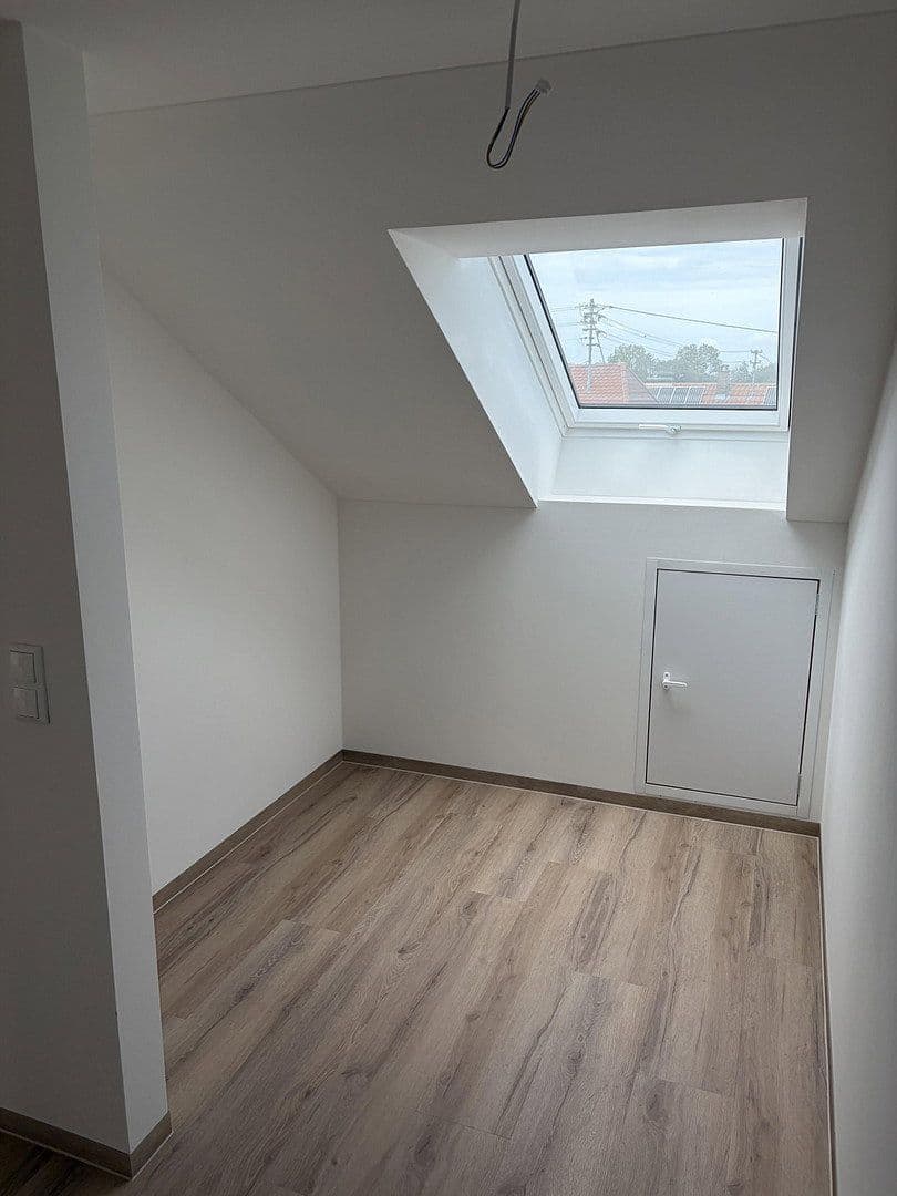Pronájem bytu 3+1 91 m², Augsburger Straße 16, Wertingen, Bavorsko Pronájem bytu 3+1 91 m², Augsburger Straße 16, Wertingen, Bavorsko