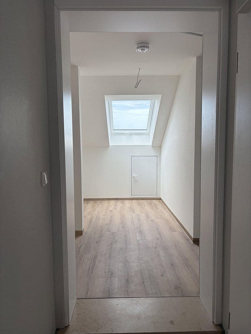 Pronájem bytu 3+1 91 m², Augsburger Straße 16, Wertingen, Bavorsko Pronájem bytu 3+1 91 m², Augsburger Straße 16, Wertingen, Bavorsko