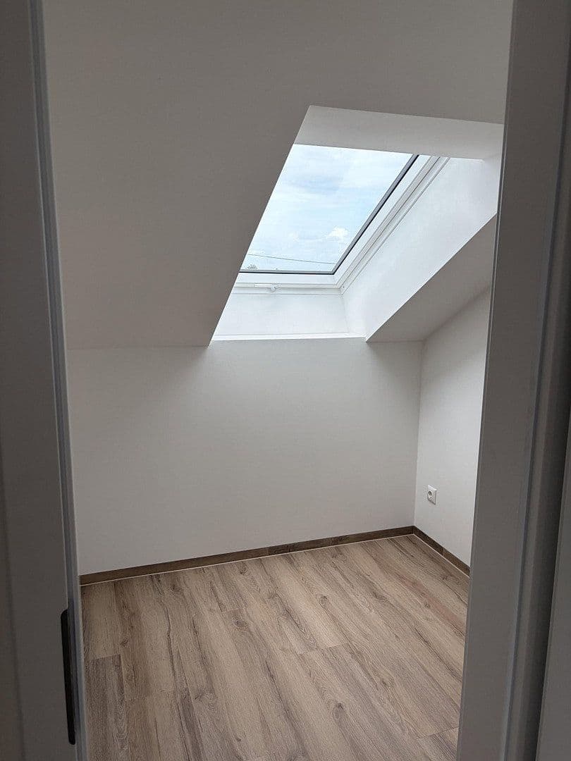 Pronájem bytu 3+1 91 m², Augsburger Straße 16, Wertingen, Bavorsko Pronájem bytu 3+1 91 m², Augsburger Straße 16, Wertingen, Bavorsko