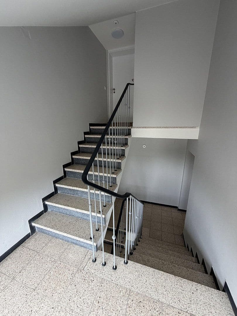 Pronájem bytu 3+1 91 m², Augsburger Straße 16, Wertingen, Bavorsko Pronájem bytu 3+1 91 m², Augsburger Straße 16, Wertingen, Bavorsko