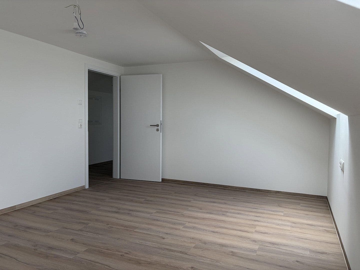 Pronájem bytu 3+1 91 m², Augsburger Straße 16, Wertingen, Bavorsko Pronájem bytu 3+1 91 m², Augsburger Straße 16, Wertingen, Bavorsko