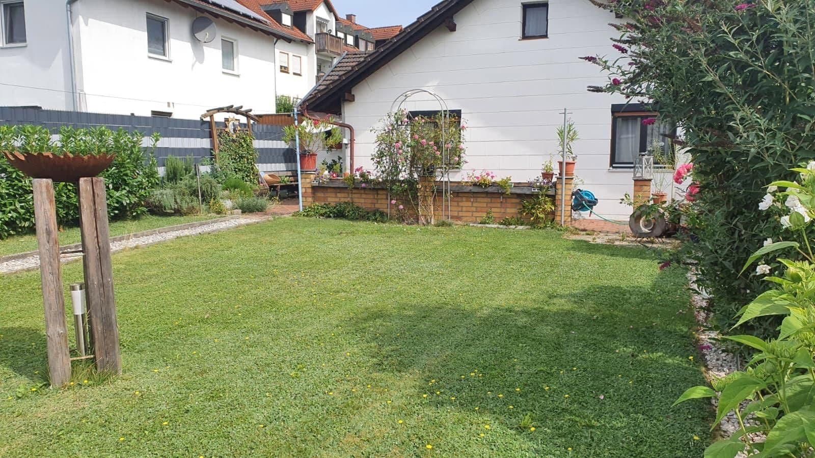 Prodej domu 72 m², pozemek 448 m², Obere Rettenbachstraße 44, Vilsbiburg, Bavorsko Prodej domu 72 m², pozemek 448 m², Obere Rettenbachstraße 44, Vilsbiburg, Bavorsko