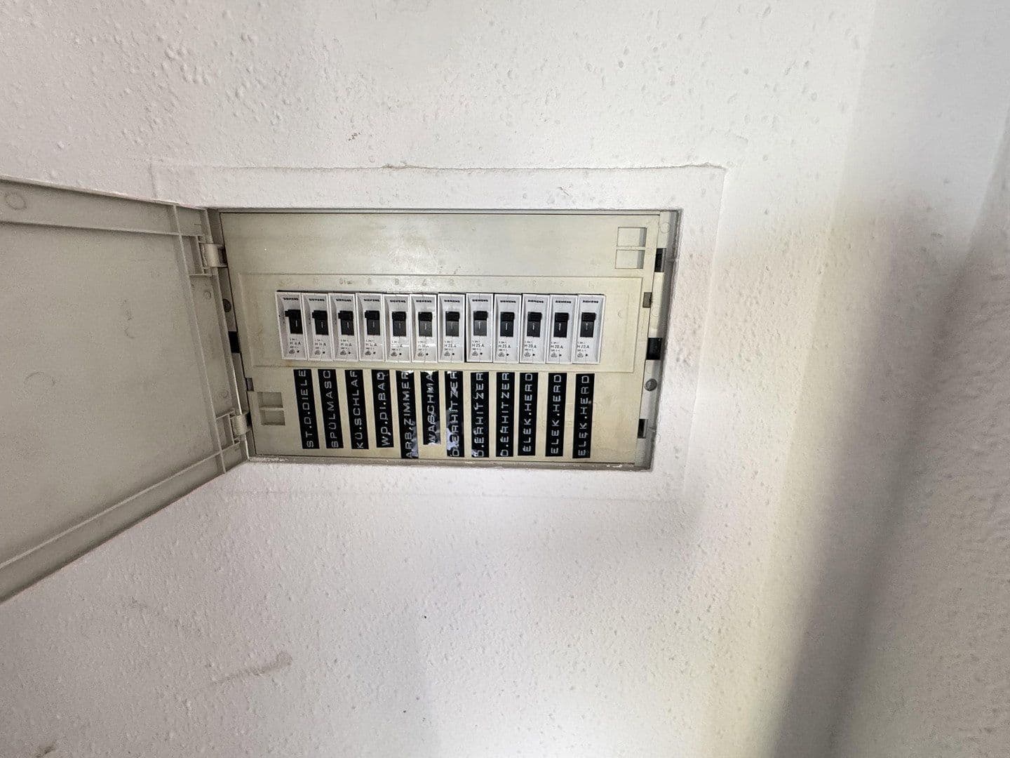 Prodej domu 464 m², pozemek 417 m², Altenessener Straße 85, Essen, Severní Porýní-Vestfálsko Prodej domu 464 m², pozemek 417 m², Altenessener Straße 85, Essen, Severní Porýní-Vestfálsko