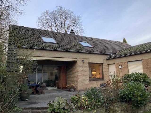 Prodej domu 183 m², pozemek 1.004 m², Cáchy, Severní Porýní-Vestfálsko Prodej domu 183 m², pozemek 1.004 m², Cáchy, Severní Porýní-Vestfálsko