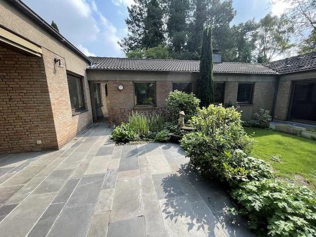 Prodej domu 183 m², pozemek 1.004 m², Cáchy, Severní Porýní-Vestfálsko Prodej domu 183 m², pozemek 1.004 m², Cáchy, Severní Porýní-Vestfálsko