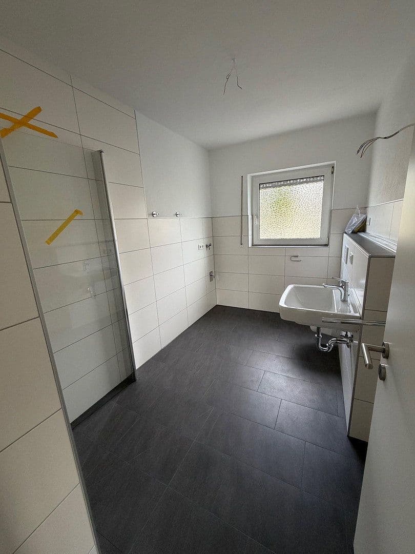 Pronájem bytu 3+1 83 m², Egerlandstraße 8a, Solms, Hessen Pronájem bytu 3+1 83 m², Egerlandstraße 8a, Solms, Hessen