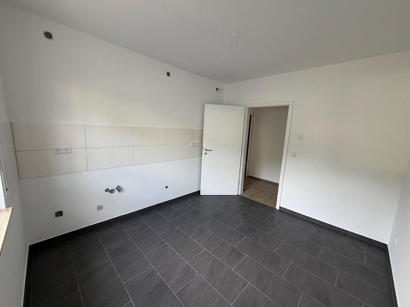 Pronájem bytu 3+1 83 m², Egerlandstraße 8a, Solms, Hessen Pronájem bytu 3+1 83 m², Egerlandstraße 8a, Solms, Hessen